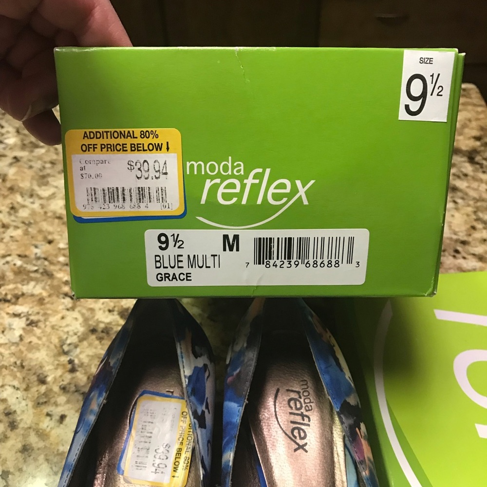 Open toe spring shoes - Picture 2 of 2